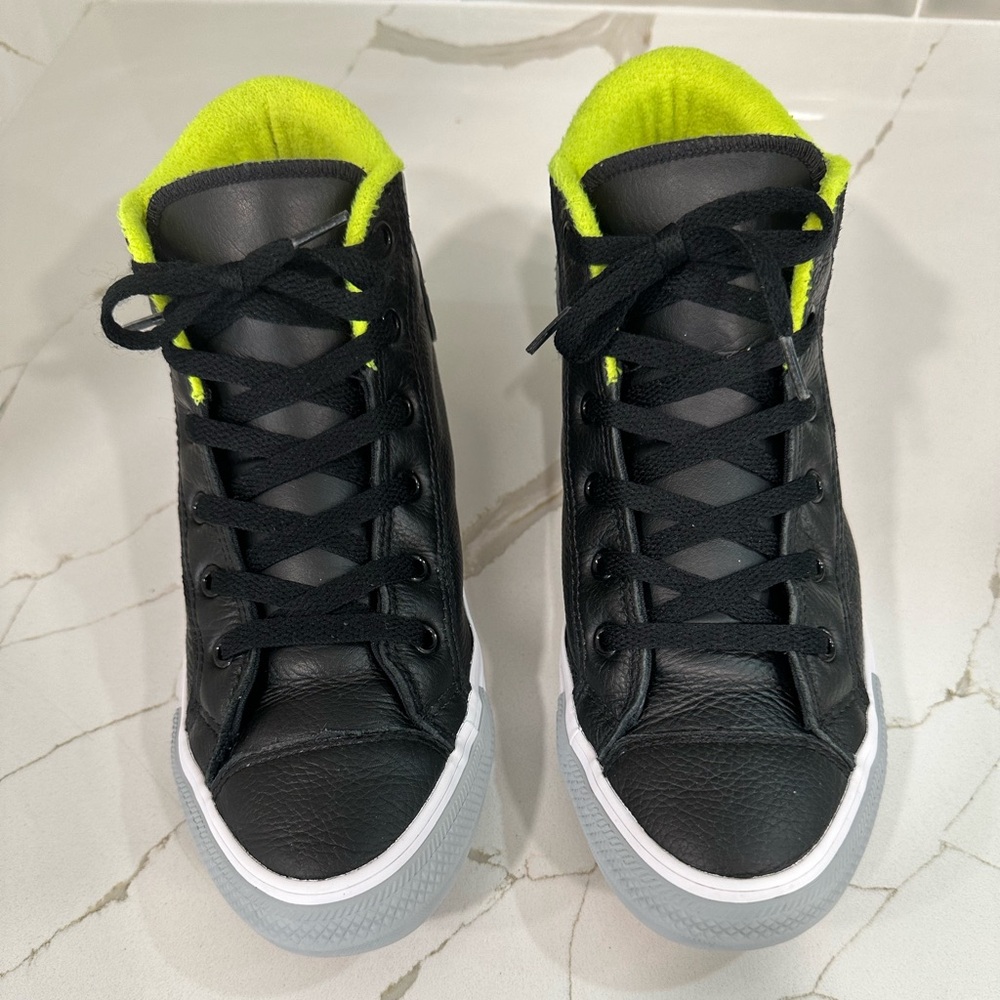 Converse Chuck Taylor All Star. Color Black, Green And White. Boy Size 5. - Picture 6 of 11
